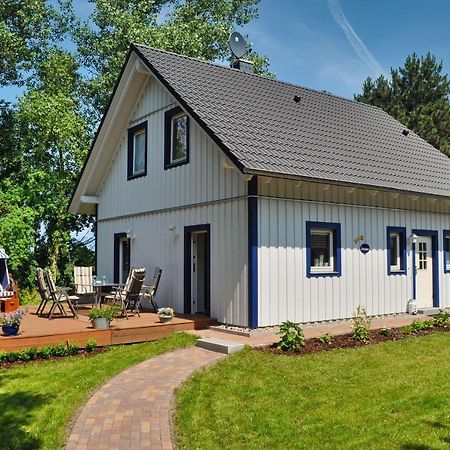 Komfortables Haus Mit Kamin, Sauna, Garten, Terrasse - Ferienhaus Sternschnuppe Wiek auf Rügen エクステリア 写真