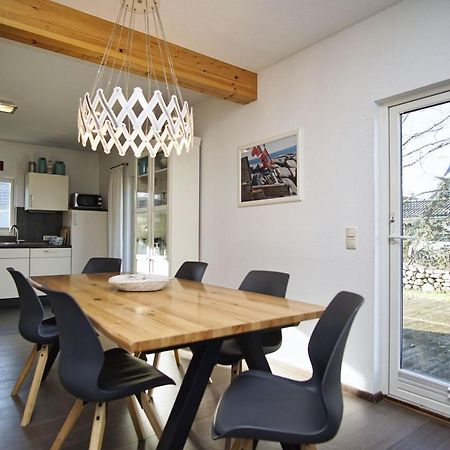 Komfortables Haus Mit Kamin, Sauna, Garten, Terrasse - Ferienhaus Sternschnuppe Wiek auf Rügen エクステリア 写真