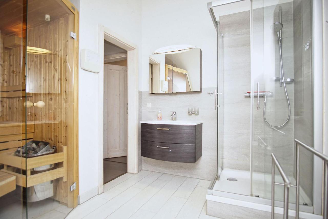 Komfortables Haus Mit Kamin, Sauna, Garten, Terrasse - Ferienhaus Sternschnuppe Wiek auf Rügen エクステリア 写真