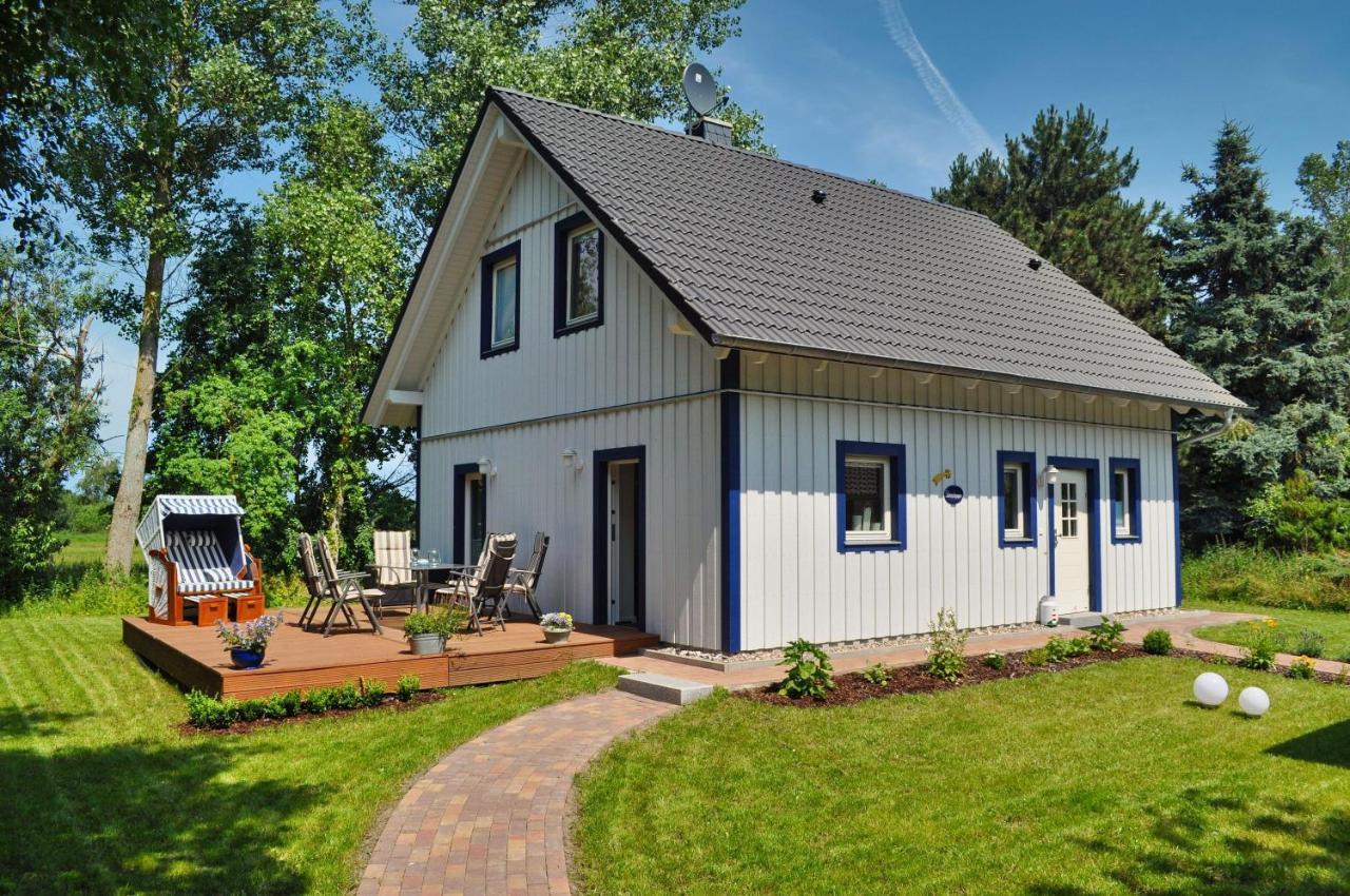 Komfortables Haus Mit Kamin, Sauna, Garten, Terrasse - Ferienhaus Sternschnuppe Wiek auf Rügen エクステリア 写真