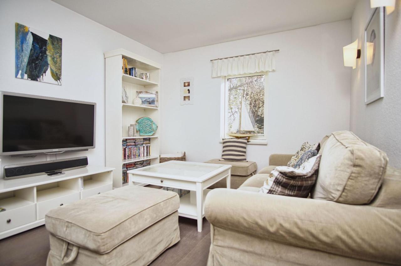 Komfortables Haus Mit Kamin, Sauna, Garten, Terrasse - Ferienhaus Sternschnuppe Wiek auf Rügen エクステリア 写真