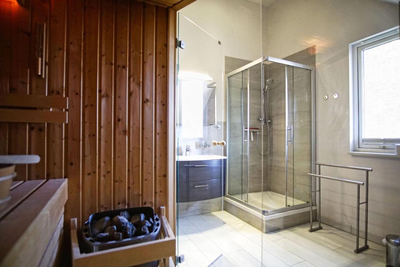 Komfortables Haus Mit Kamin, Sauna, Garten, Terrasse - Ferienhaus Sternschnuppe Wiek auf Rügen エクステリア 写真